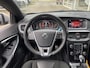 Volvo V40 1.5 T3 Polar+ Sport / Automaat / NL-Auto / Dealer-Onderhouden / Cruise-Control / Climate-Control / Stoelverwarming / Harman-Kardon Audio / Afneembare-Trekhaak / LED / Keyless / DAB Radio-Bluetooth / Navi / Camera / 17'' LMV / ENZ.