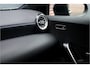 Mercedes-Benz A-klasse 180 AMG Line Aut7 | Facelift | Panoramadak | Verwarmd Stuurwiel | Trekhaak | Camera | Keyless Go | Widescreen | Sfeerverlichting | Stoelverwarming | High Perf. LED |