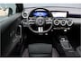 Mercedes-Benz A-klasse 180 AMG Line Aut7 | Facelift | Panoramadak | Verwarmd Stuurwiel | Trekhaak | Camera | Keyless Go | Widescreen | Sfeerverlichting | Stoelverwarming | High Perf. LED |