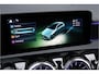Mercedes-Benz A-klasse 180 AMG Line Aut7 | Facelift | Panoramadak | Verwarmd Stuurwiel | Trekhaak | Camera | Keyless Go | Widescreen | Sfeerverlichting | Stoelverwarming | High Perf. LED |