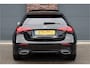 Mercedes-Benz A-klasse 180 AMG Line Aut7 | Facelift | Panoramadak | Verwarmd Stuurwiel | Trekhaak | Camera | Keyless Go | Widescreen | Sfeerverlichting | Stoelverwarming | High Perf. LED |