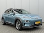 Hyundai Kona Electric EV Premium 64 kWh / 1e eig / 18"Lm velgen met All Season / 3 fase / Dak en Stijlen grijs gewrapt / Fietsdrager montage beugel /