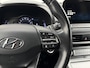 Hyundai Kona Electric EV Premium 64 kWh / 1e eig / 18"Lm velgen met All Season / 3 fase / Dak en Stijlen grijs gewrapt / Fietsdrager montage beugel /
