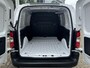 Peugeot e-Partner L1 50 kWh 136pk | 8 jaar garantie | 0% financial lease | Apple Carplay | Android Auto | Multimedia | Achteruitrijcamera | Parkeersensoren achter | Digital cockpit | Stuurwielbediening | Bestuurdersstoel comfort | Armsteun | van €29.625 voor €25.799