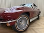 Chevrolet Corvette C2 Coupé / Matching Numbers / 350 PK / 4-Speed Manual / Milano Maroon Red / 1965 / Sidepipes / Kelsey Hayes Knock Off