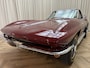 Chevrolet Corvette C2 Coupé / Matching Numbers / 350 PK / 4-Speed Manual / Milano Maroon Red / 1965 / Sidepipes / Kelsey Hayes Knock Off