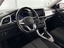 Volkswagen T-Roc 1.5 TSI Life Business DSG Automaat | Climate Control | Parkeersensoren voor + achter | 17'' L.M. Velgen