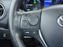 Toyota Auris 1.8I Hybrid AUT. Panodak Trekhaak Navi LED Ecc Camera Cruise Control Pdc Lmv 17" Lane Assist Privacy Glas Isofix Bluetooth DAB Led Regen-Lichtsensor Keyless Dealeronderhouden