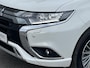 Mitsubishi Outlander 2.4 PHEV Automaat Intense / 1500 kg trekgewicht / Plug-in / Keyless / Apple carplay & Android auto / Climate control / Cruise control