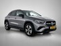Mercedes-Benz GLA 250e Nightpakket Plug-In | Trekhaak | Saliegrijs Interieur | Distronic | Dode Hoek Ass | Parkeerpakket met Camera | Inclusief 24 maanden Mercedes-Benz Certified garantie voor Europa.
