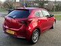 Mazda 2 1.5 Skyactiv-G Luxury NL-Auto, 1e Eig., Dealer Ondh., Automaat, Navigatie, Apple Carplay/ Android Auto, Head-up, Keyless, Stoel verw., Stuurverw., A-rij-Camera, Lichtmetaal