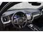 Volvo XC60 2.0 T8 Plug-in hybrid AWD Plus Black Edition | Adaptieve Cruise Control | Panoramadak | Trekhaak | Stoel-/Stuur-/Voorruitverwarming | Dodehoek Detectie | 360° Parkeercamera | Harman Kardon Audio |