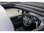 Volvo XC60 2.0 T8 Plug-in hybrid AWD Plus Black Edition | Adaptieve Cruise Control | Panoramadak | Trekhaak | Stoel-/Stuur-/Voorruitverwarming | Dodehoek Detectie | 360° Parkeercamera | Harman Kardon Audio |