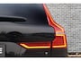 Volvo XC60 2.0 T8 Plug-in hybrid AWD Plus Black Edition | Adaptieve Cruise Control | Panoramadak | Trekhaak | Stoel-/Stuur-/Voorruitverwarming | Dodehoek Detectie | 360° Parkeercamera | Harman Kardon Audio |