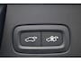 Volvo XC60 2.0 T8 Plug-in hybrid AWD Plus Black Edition | Adaptieve Cruise Control | Panoramadak | Trekhaak | Stoel-/Stuur-/Voorruitverwarming | Dodehoek Detectie | 360° Parkeercamera | Harman Kardon Audio |