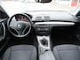 BMW 1-Serie 118i Business Line MET SCHADE AAN RECHTER ZIJKANT