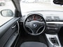 BMW 1-Serie 118i Business Line MET SCHADE AAN RECHTER ZIJKANT
