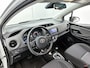 Toyota Yaris 1.5 VVT-i Dynamic | 1e Eigenaar | NIEUW GELEVERD & ONDERHOUDEN | Trekhaak | Camera |