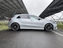 Mercedes-Benz A-klasse 180 Business Solution AMG | Night | Panoramaschuifdak | Achteruitrijcamera | Sfeerverlichting | MULTIBEAM LED | 19 inch AMG-velgen |