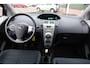Toyota Yaris 1.3 VVTi Sol, 1e Eigen. NL, Lage km stand, Airco, all season banden, radio cd, isofix, prijs incl. nieuwe apk, beurt en 3 maanden garantie