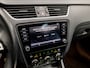 Skoda Octavia Combi 1.0 TSI Sportline (DIGITAL COCKPIT, APPLE CARPLAY, GROOT NAVI, STOELVERWARMING, CAMERA, SPORTSTOELEN, GETINT GLAS, CRUISE, LED KOPLAMPEN, NIEUWSTAAT)