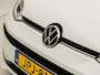 Volkswagen Up! 1.0 High Up Sport (AIRCO, BLUETOOTH, SPORTSTOELEN, GETINT GLAS, LM VELGEN, MULTIFUNCTIONEEL STUURWIEL, NIEUWSTAAT)