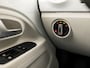 Volkswagen Up! 1.0 High Up Sport (AIRCO, BLUETOOTH, SPORTSTOELEN, GETINT GLAS, LM VELGEN, MULTIFUNCTIONEEL STUURWIEL, NIEUWSTAAT)