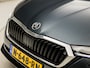 Skoda Octavia Combi 1.0 TSI Sportline Automaat (VIRTUAL COCKPIT, APPLE CARPLAY, GROOT NAVI, SFEERVERLICHTING, STOELVERWARMING, CAMERA, KEYLESS, GETINT GLAS, TREKHAAK, NIEUWSTAAT)