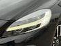 Volvo V40 Cross Country 2.0 T3 Momentum voorloop | Standkachel | Volvo on Call | DAB RADIO | Stoelverwarming | High Performance Audio | Reservewiel |