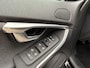 Volvo V40 Cross Country 2.0 T3 Momentum voorloop | Standkachel | Volvo on Call | DAB RADIO | Stoelverwarming | High Performance Audio | Reservewiel |