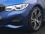 BMW 3-Serie Touring 330e M Sport Plug In Hybrid 293pk Dealer O.H. PHEV | Panodak | Head Up | Laser LED | Adaptief Onderstel | Camera | Alcantara Sportstoelen Memory & Verwarmd | Sfeerverlichting | Apple Carplay | Keyless | Blis | 19"L.M | Virtual | DAB |