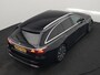 Mercedes-Benz E-klasse Estate 300 e Luxury Line Plug In Hybrid 313pk Dealer O.H PHEV | Luchtvering | Trekhaak af Fabriek | Lederen Comfortzetels Memory | Adaptive Cruise | Burmester 4D | Digital LED | 360 Camera | Keyless | Sfeerverlichting |