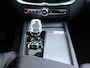 Volvo XC60 2.0 T8 AWD Ultra Black Edition Automaat / Panoramadak / Bowers&Wilkens audio / Luchtvering / Trekhaak / 360* camera / Treeplanken