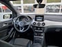 Mercedes-Benz B-klasse B 180 Ambition Urban Night Edition Automaat | Parkeerpilot | Cruise control | Nightpakket | Garmin Map pilot navigatie