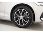 Volvo V60 2.0 B3 Momentum Advantage Aut. [ LED Navi Stoelverwarming Camera ]
