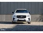 Volvo XC60 2.0 T6 Plug-in hybrid AWD Plus Dark Long range | Long Range | Panorama dak | Zwenkbare trekhaak | Harman Kardon | Memory |