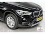 BMW X1 sDrive20i Centennial High Executive | Automaat | Trekhaak | Navi | Stoelverwarming | HUD | Parkeersensoren | Leder |