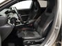 Mercedes-Benz A-klasse 180 Business Solution AMG Navigatie Camera Stoelverwarming Pdc Acc Carplay 238