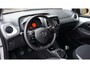 Toyota Aygo 1.0 VVT-i 72pk x-joy 5Drs Clima Groot scherm 15inch LM A-Camera LED Elek.pack 11584km! *NL auto*