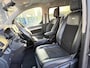 Opel Vivaro 2.0 CDTI L3H1 DC Irmscher Sport | Sportbumpers | Stoelverwarming | Head up display | Apple carplay | Lederen bekleding | Navigatiesysteem | Houten betimmering | Achteruitrijcamera | Parkeersensoren voor en achter |