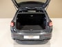 Volkswagen Golf 1.5 eTSI R-Line / 150pk / Panorama dak / Harman Kardon / Stoel en stuurverwarming /