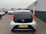 Toyota Aygo 1.0 VVT-i x-joy Apple Carplay en/of Android auto Navigatie, Achteruitrijcamera, LMV, Climate control, Privacy glass, Dealeronderhouden
