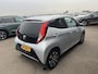 Toyota Aygo 1.0 VVT-i x-joy Apple Carplay en/of Android auto Navigatie, Achteruitrijcamera, LMV, Climate control, Privacy glass, Dealeronderhouden