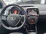 Toyota Aygo 1.0 VVT-i x-joy Apple Carplay en/of Android auto Navigatie, Achteruitrijcamera, LMV, Climate control, Privacy glass, Dealeronderhouden