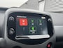 Toyota Aygo 1.0 VVT-i x-joy Apple Carplay en/of Android auto Navigatie, Achteruitrijcamera, LMV, Climate control, Privacy glass, Dealeronderhouden