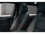 Land Rover Range Rover Evoque 1.5 P300e AWD R-Dynamic SE *Meridian / Panorama / Memory / Leder / Elektrische trekhaak*