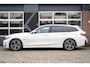 BMW 3-Serie 330e xDrive M Sport | Shadow | Panorama | Head-Up | Elek. trekhaak | Widescreen | Hifi | Camera | 18' inch |