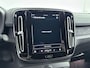 Volvo XC40 Recharge Core 70 kWh | 1e Eig. | All Season | Stoel + stuurverwarming | Trekhaak | Warmtepomp | El. bed. achterklep | Camera |
