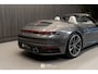 Porsche 911 Cabrio 992 3.0 Carrera 4 (2020) Sport Chrono, Sportuitlaat, Bi-color leder, Lane Assist, adaptive cruise.