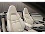 Porsche 911 Cabrio 992 3.0 Carrera 4 (2020) Sport Chrono, Sportuitlaat, Bi-color leder, Lane Assist, adaptive cruise.